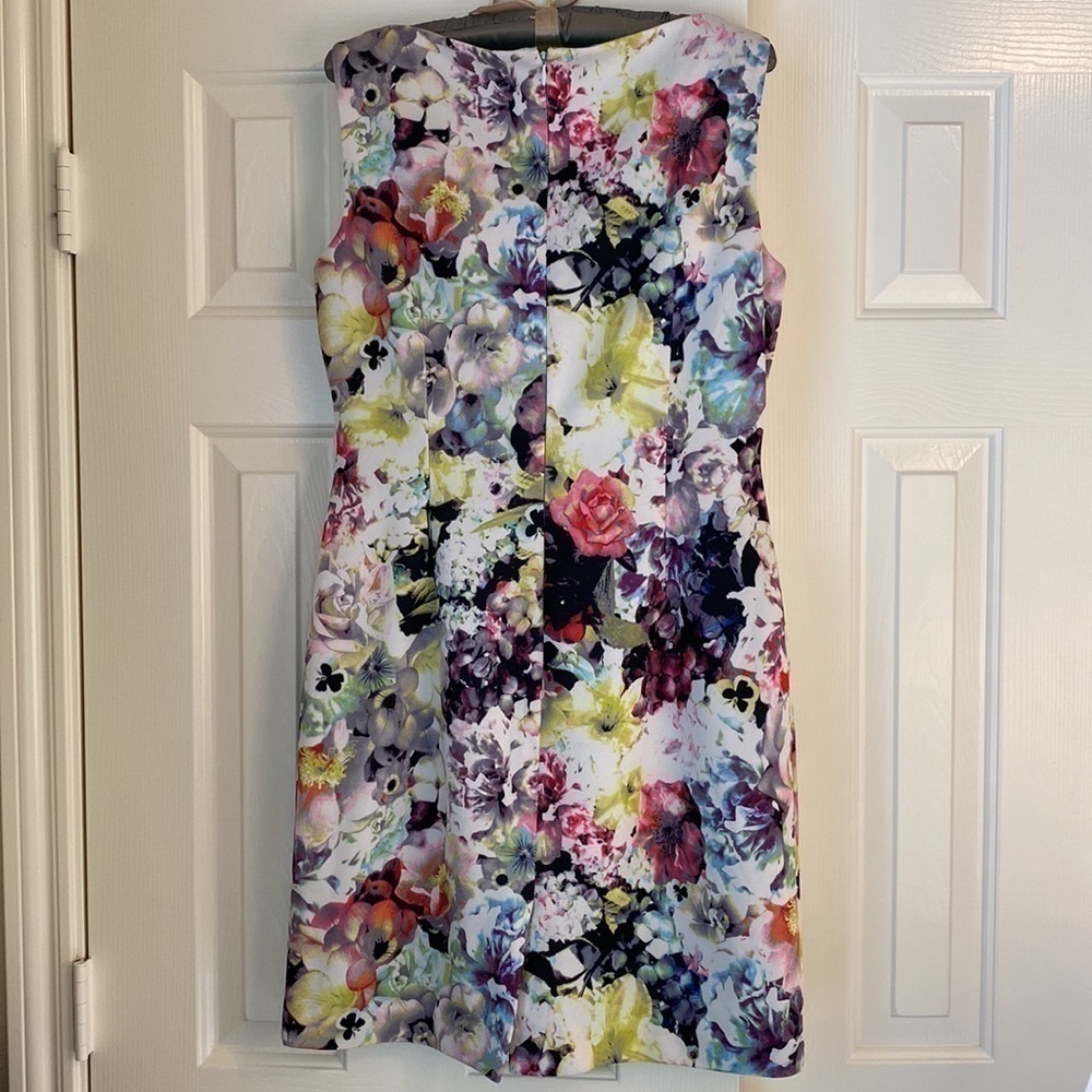 TAHARI Arthur Levine Floral Sheath Dress sz 8 - Picture 5 of 14
